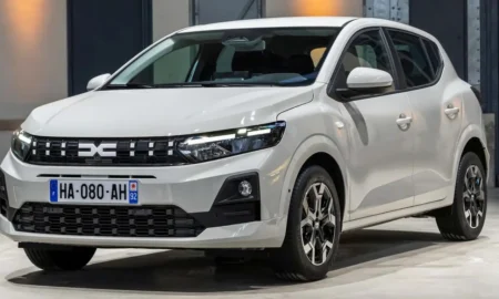 Sandero híbrido 2026 pode virar Kardian Hybrid no Brasil