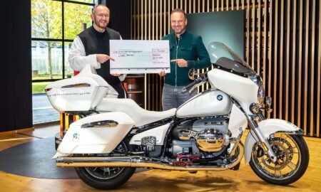 Quanto custou a moto do Papa Leão XIV em leilão?