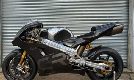 Moto rara, com apenas 25 unidades e 220 cv, custa mais de R$ 1 milhão