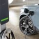 Quanto custa carregar um carro elétrico em casa e em eletropostos