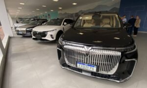 DFM estuda trazer marca Voyah de carros de luxo ao Brasil