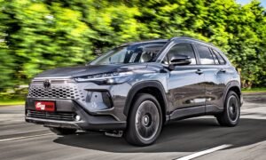 Toyota Corolla Cross tem desconto de quase R$ 15.000 e custa menos que um Creta 1.0